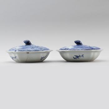 TERRINER MED LOCK, 2 st, porslin, Kina, 1700-/1800-tal.