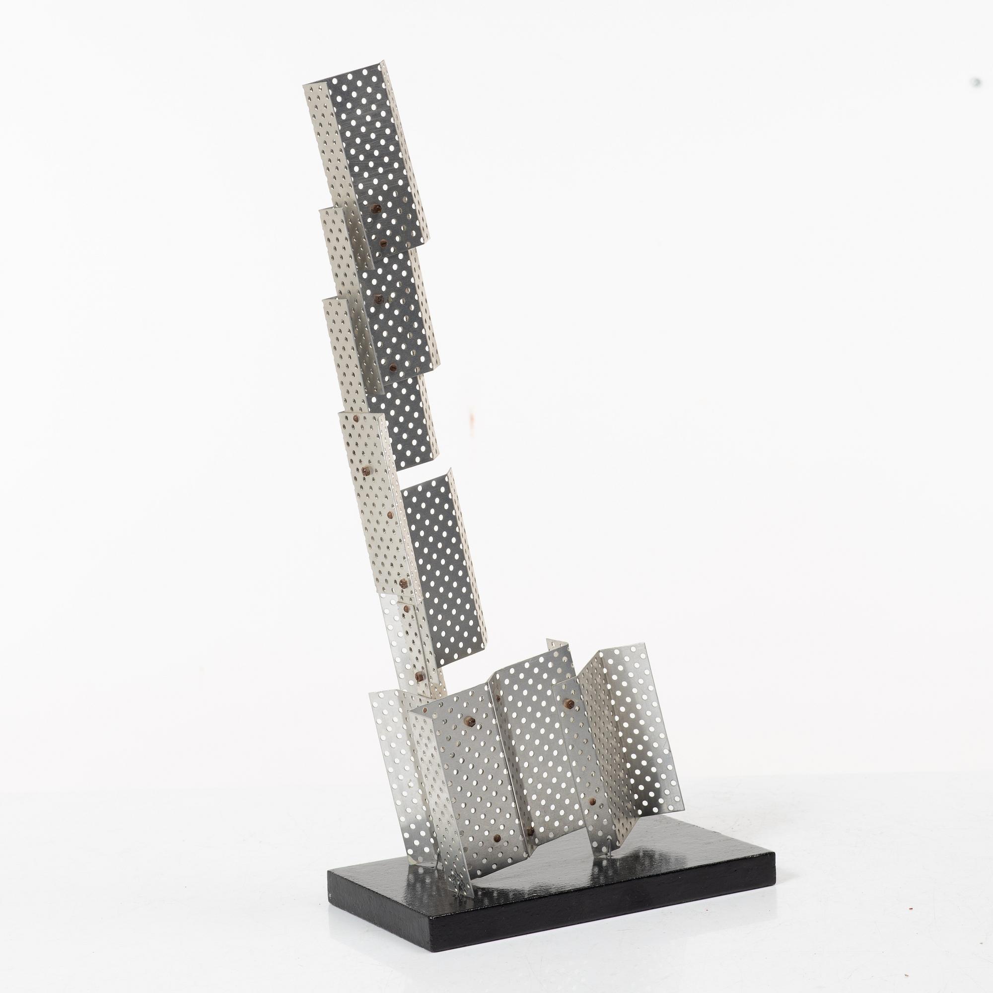 Lars Erik Falk, "P9".