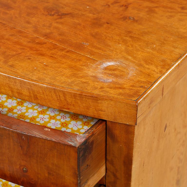 A mid 19th century chest of drawers.