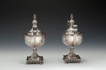 SUGARBOWLES, a pair. Silver. A.G. Dufva Stockholm 1908. Height 23 cm. Weight 1249 g.