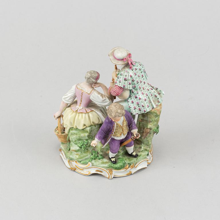 A porcelaine figurine, Meissen-like mark, circa 1900.