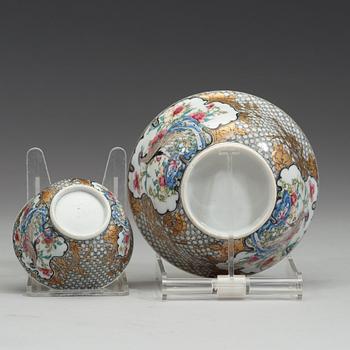 A Chinese export porcelain part tea service, Qing dynasty, Yongzheng (1723-1735).