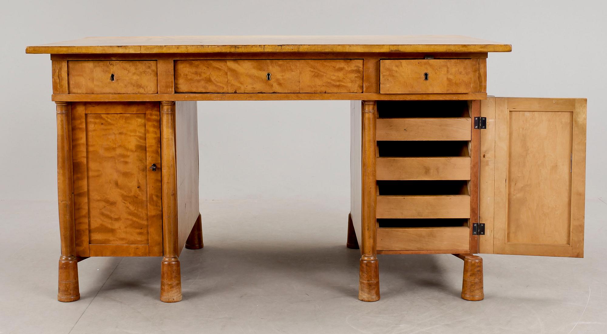 SKRIVBORD, Karl-Johanstil, 1900-talets början.
