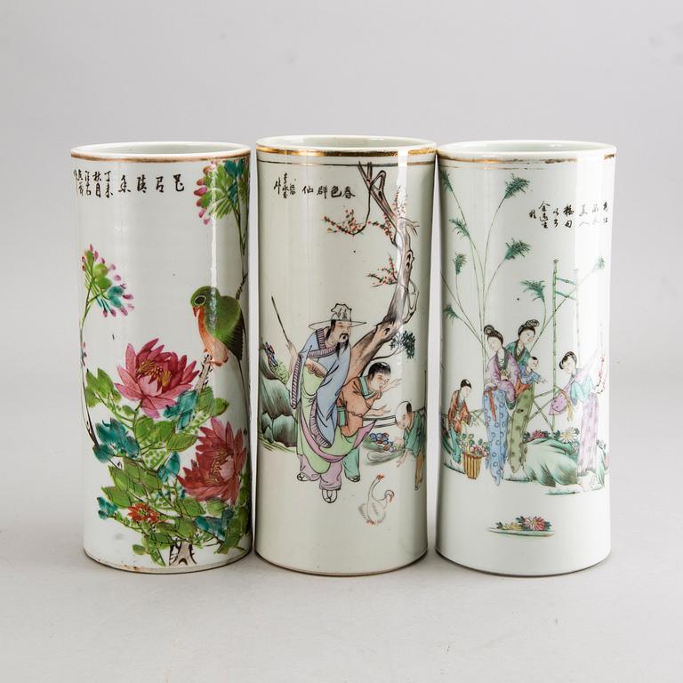 A SET OF THREE CHINESE BRUSH STAND 20TH CENTURY.