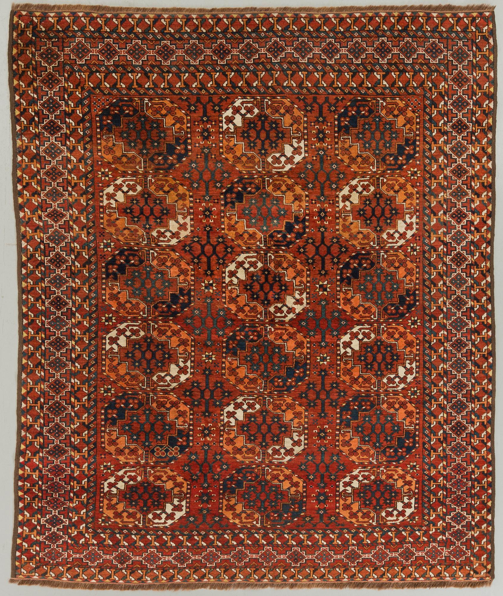 MATTA Tekke Turkmen semiantik, ca 240 x 209 cm.