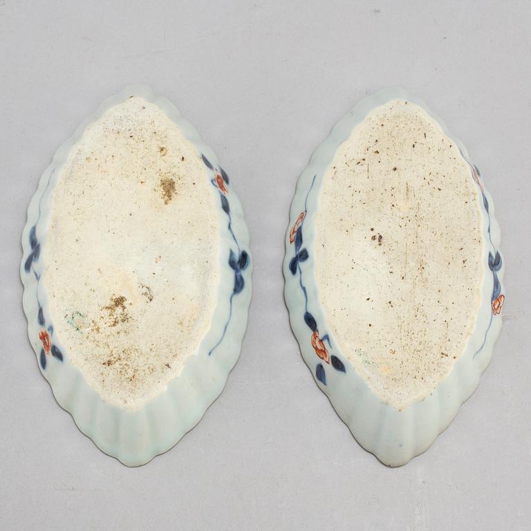 A pair of imari spoon trays, Qing dynasty, 18th century.