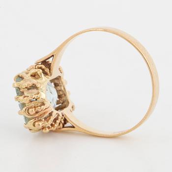 RING, guld med akvamarin.