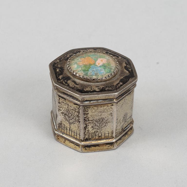 Five swedish silver snuff boxes, mark of Adrian Lilja, Karlskrona 1857-77.