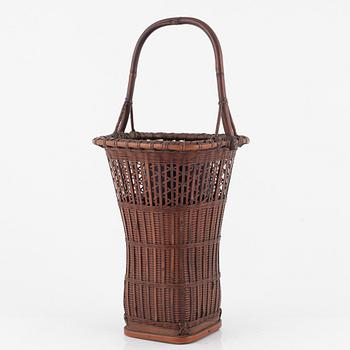 A basket, Japan, Meiji, around 1900, signed Kom Tiku Sai.