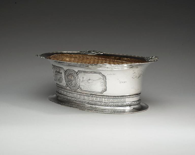 A C.G. Hallberg silver jardinière, Stockholm 1926.