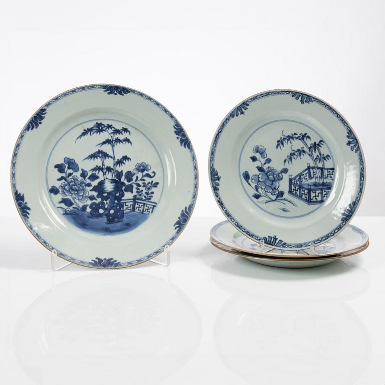 A set of one Chinese blue and white export porcelain dish and three plates, Qing dynasty, Qianlong (1736-95).