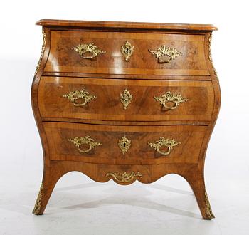 BYRÅ, rokokostil, 1800-tal.