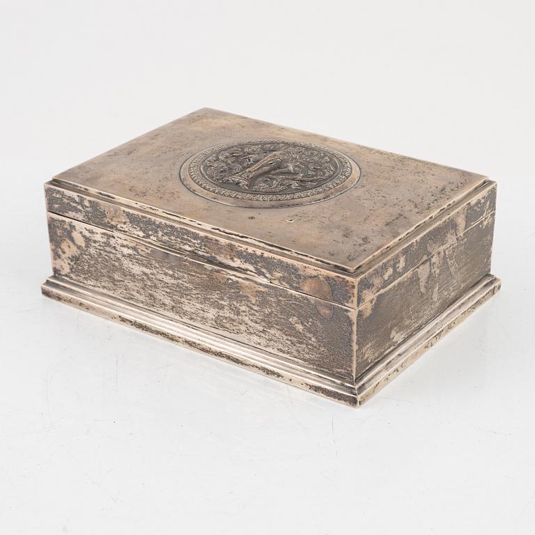 A box with cover, silver with wooden lining. Stamped Made in Siam, Sterling.