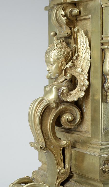 BORDSPENDYL, Louis XVI-stil, troligen Frankrike, 1800-talets andra hälft.