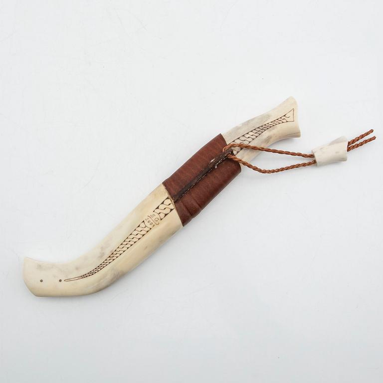 Stefan Groth i Valbo, halvhornskniv signerad 2009.