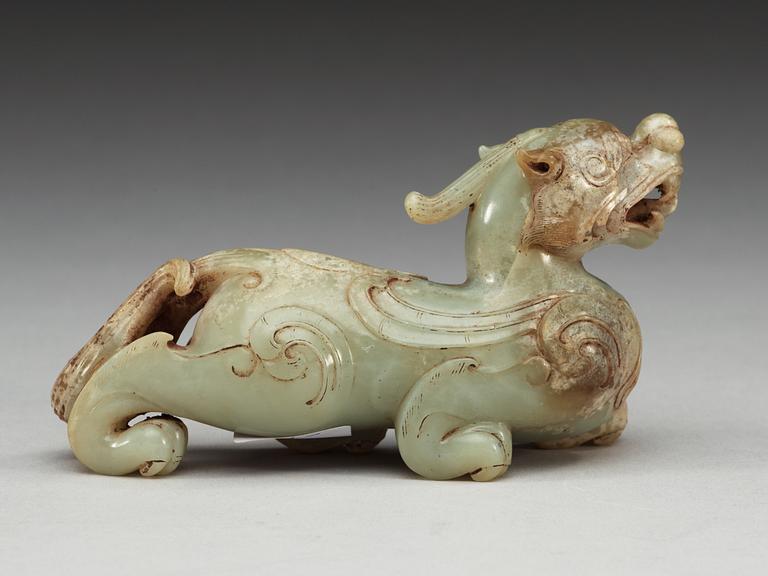 DRAKVALP, nefrit. Troligen sen Qing dynastin (1644-1912).