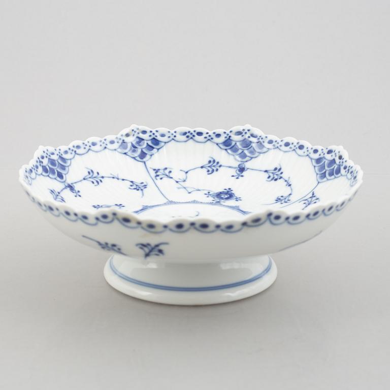 A 27-piece 'Musselmalet' porcelain coffee service, Royal Copenhagen, Denmark.