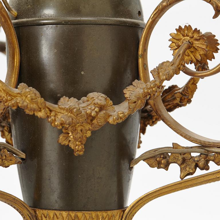 A chandelier, mid/second half of the 20th century.