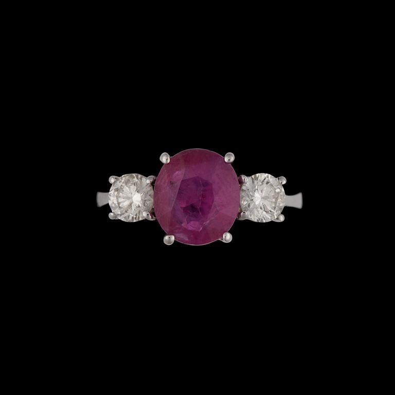 RING, Burma rubin, 3.48 ct, briljantslipade diamanter, tot. 0.85 ct.