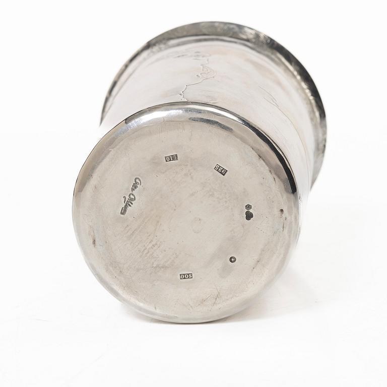 Olle Ohlsson, A sterling silver beaker, Olle Ohlsson Silversmide, Stockholm 1979.