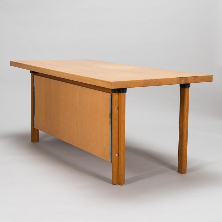 Alvar Aalto, a 1962 writing desk made to order O.Y. Huonekalu- ja Rakennustyötehdas A.B.