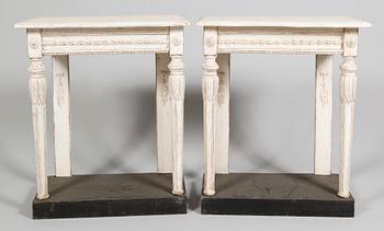 KONSOLBORD, 1 par, gustaviansk stil, 1900-talets första hälft.