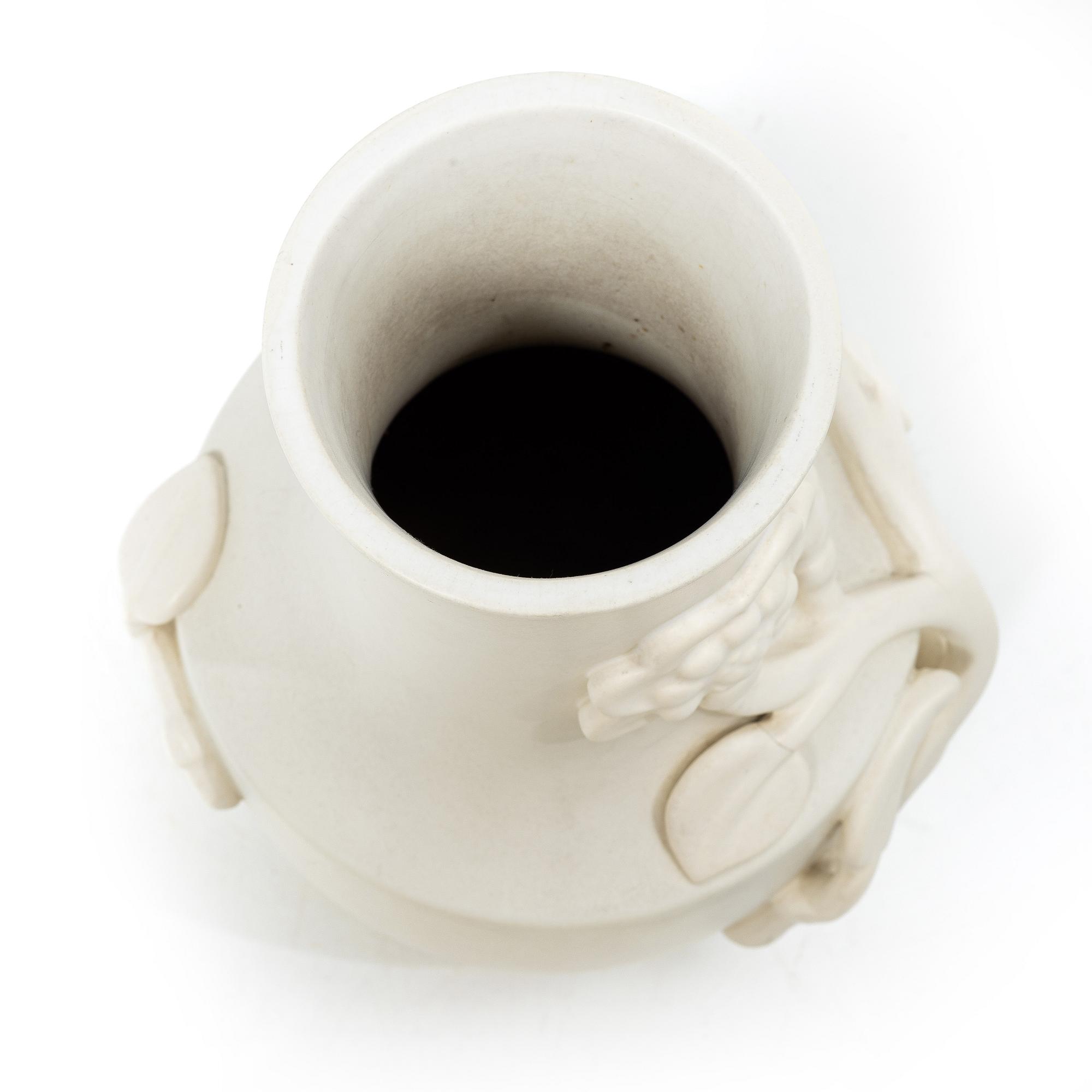 Wilhelm Kåge, Vase, "Carrara", ceramic, Gustavsberg 1930s-40s.