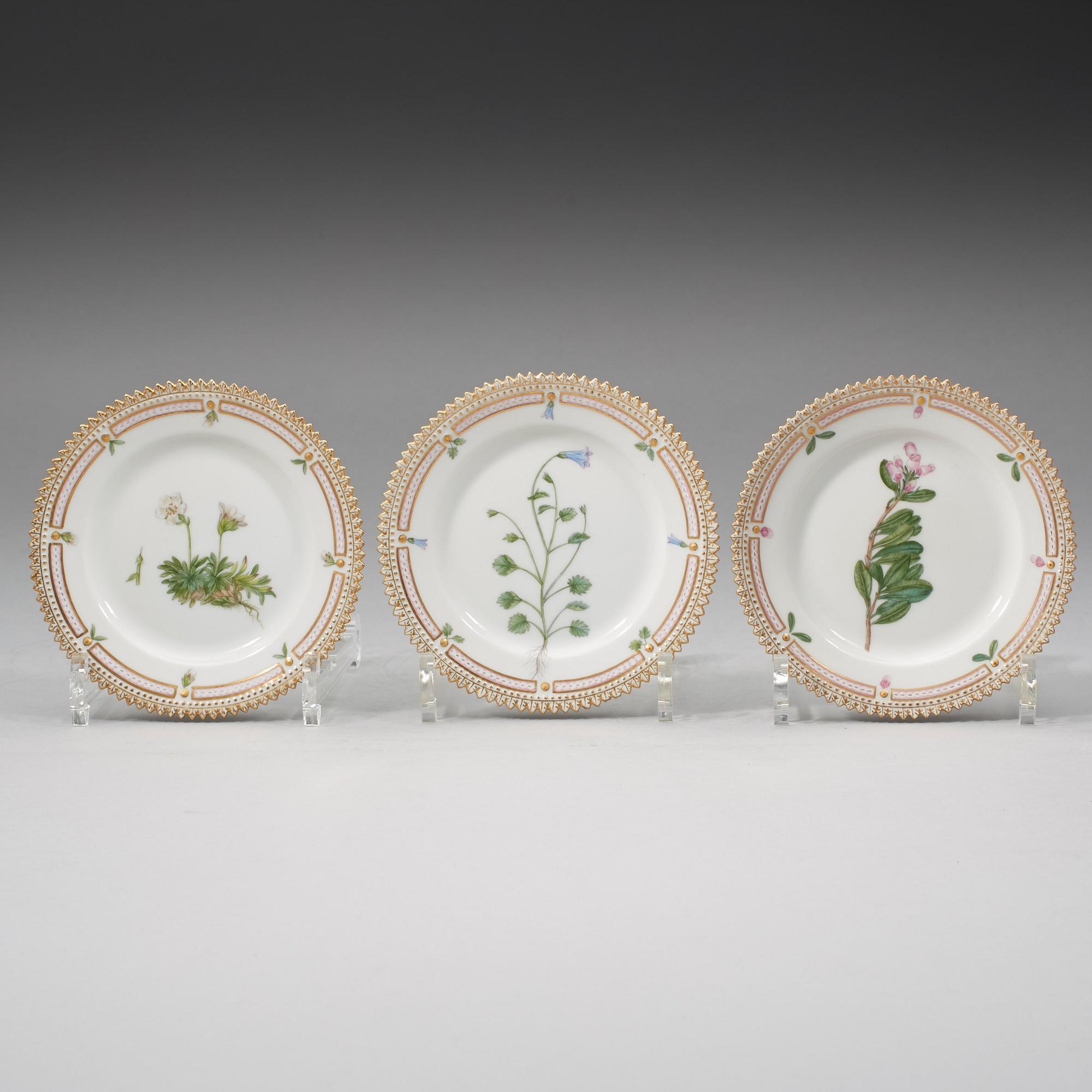 Six Royal Copenhagen 'Flora Danica' dishes, Denmark, 20th Century.