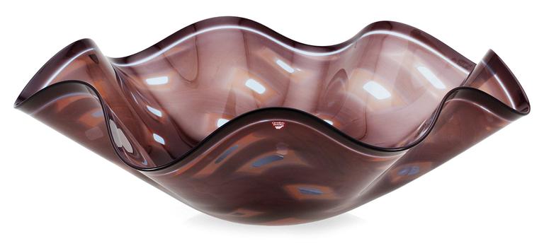 A Gunnar Cyrén graal glass bowl, Orrefors 1992.