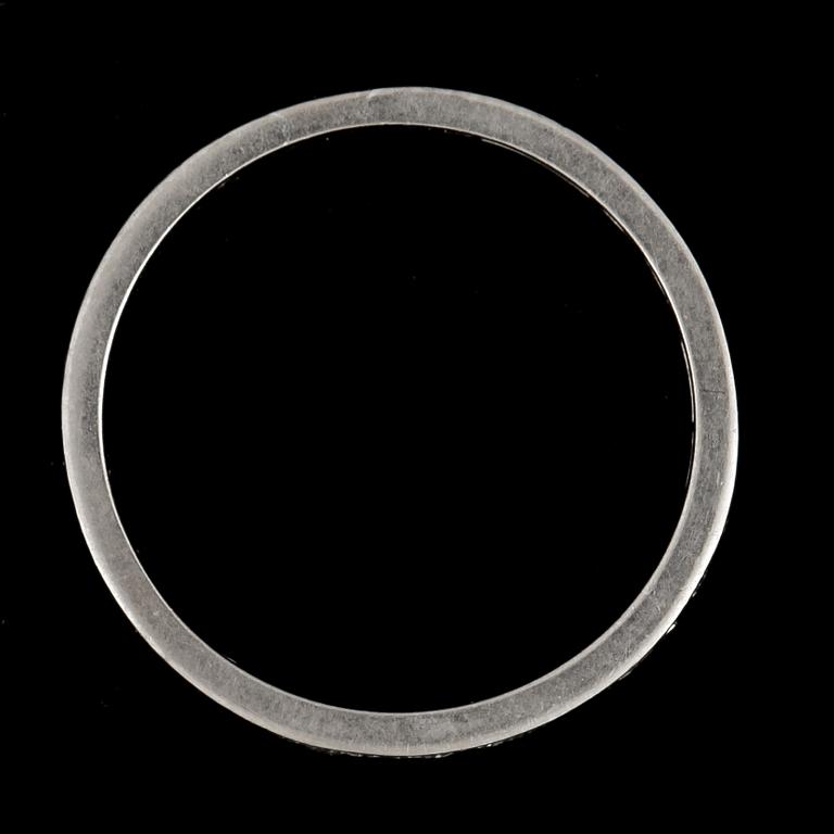 RING, 18k vitguld med 8 åttkantslipade diamanter, Ceson, Göteborg, 1965. Vikt 3 g.