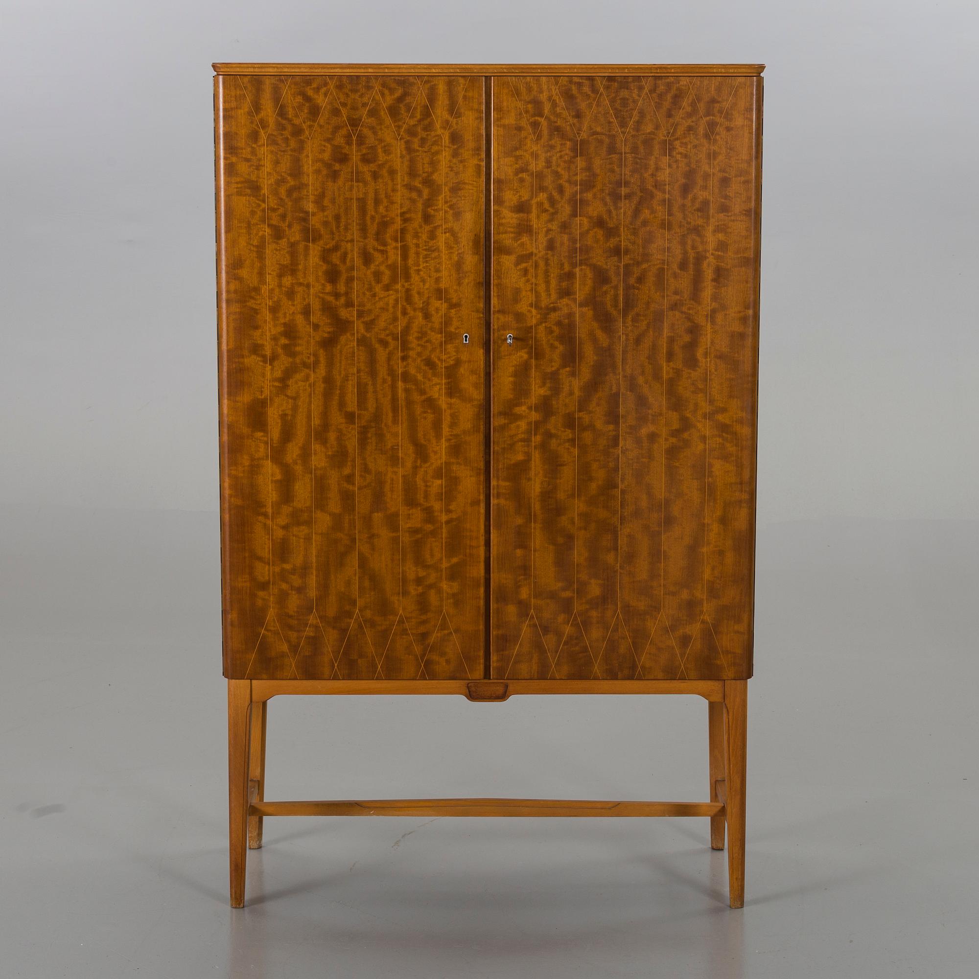SKÅP/SERVERINGSSKÅP. 1950-tal.