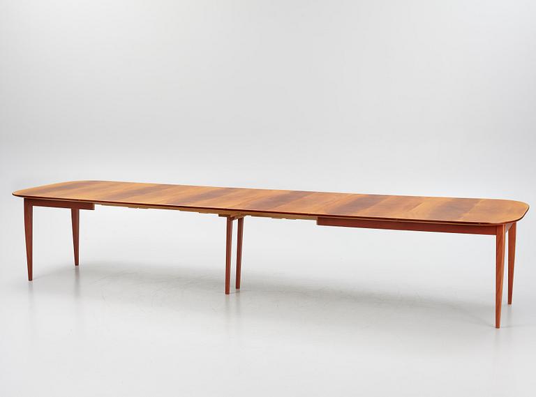 Josef Frank, a model 947 mahogany table by Svenskt Tenn, Sweden.