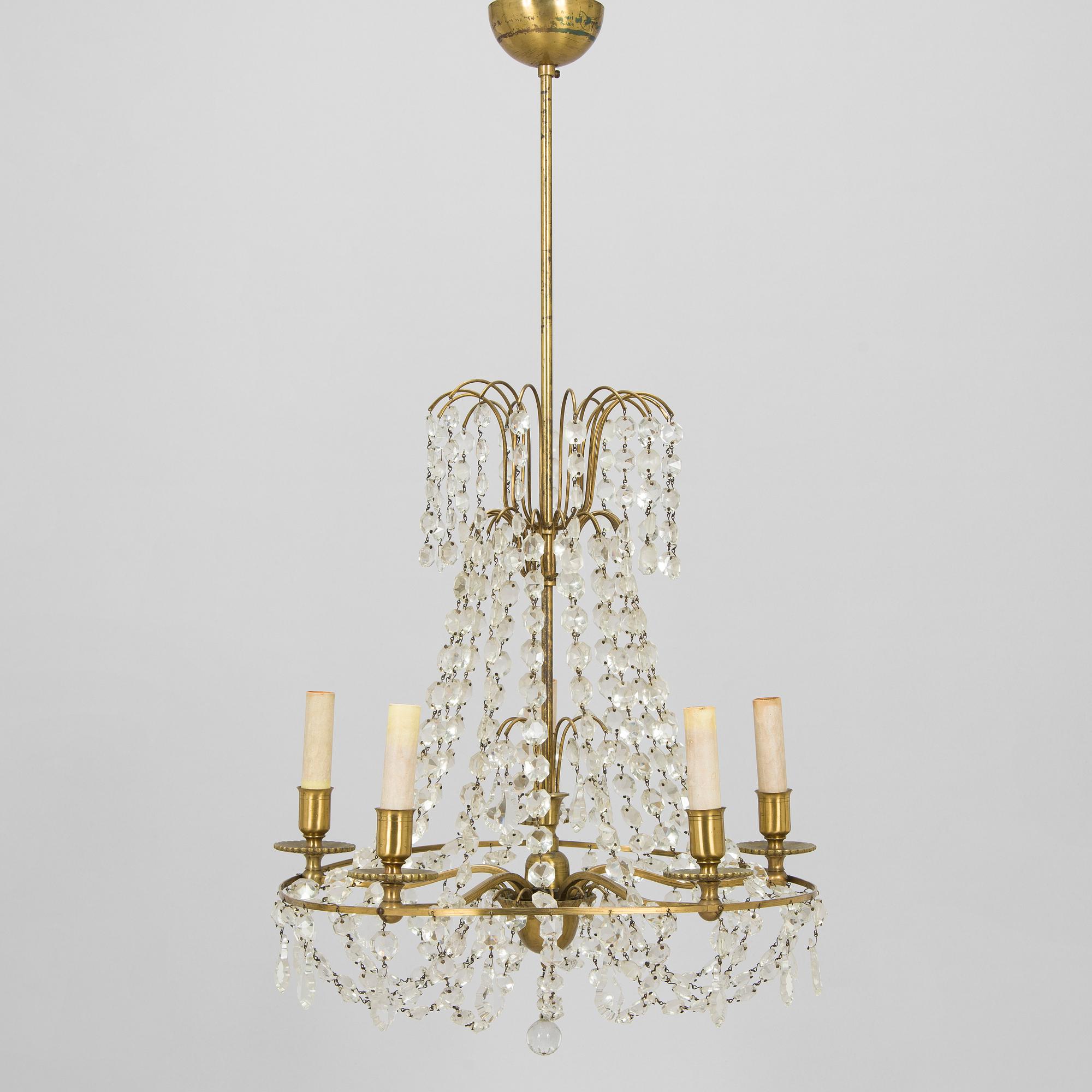 A mid-20th century chandelier.