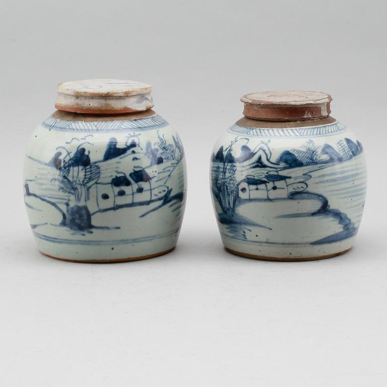 BOJANER, 2 st, porslin, Kina, 1800-tal.