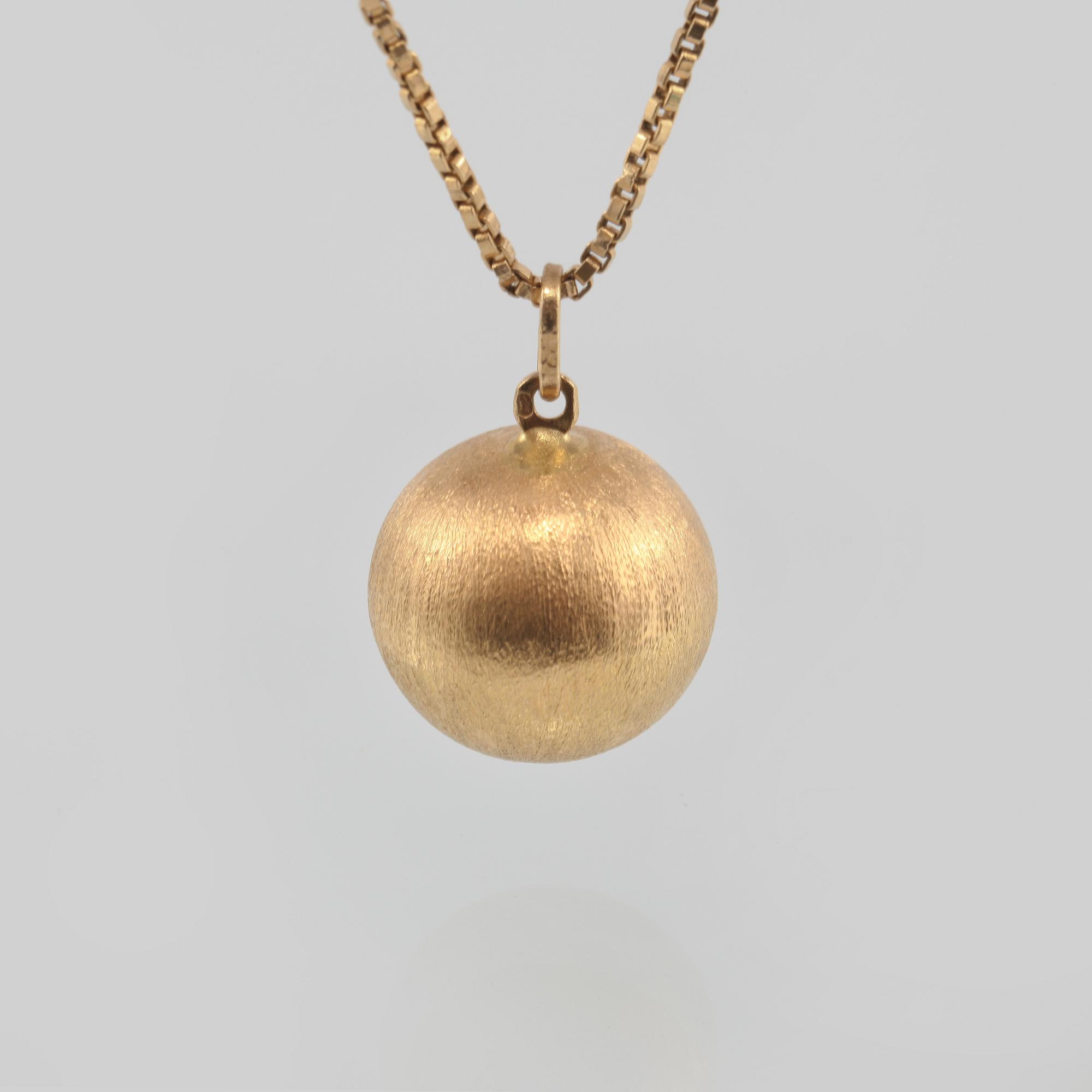 HÄNGE, 18K guld, importstämplat. Vikt 14,0 gram.