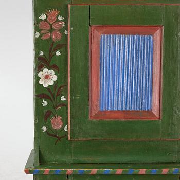 Hängskåp, allmoge, 1800-tal.