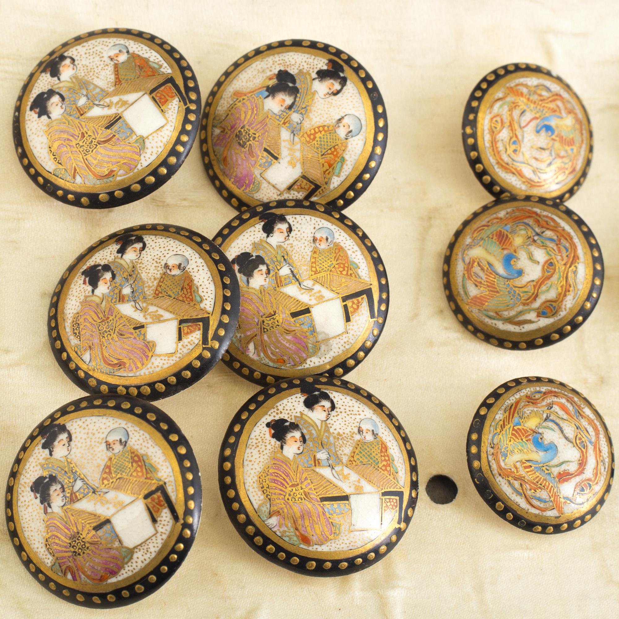 18 circa 1900 Japanese buttons.