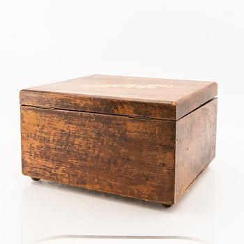 Polyphon wooden music box with sevem discs, around 1900's.
