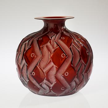 A René Lalique 'Penthièvre/1011' glass vase, model introduced 1928.