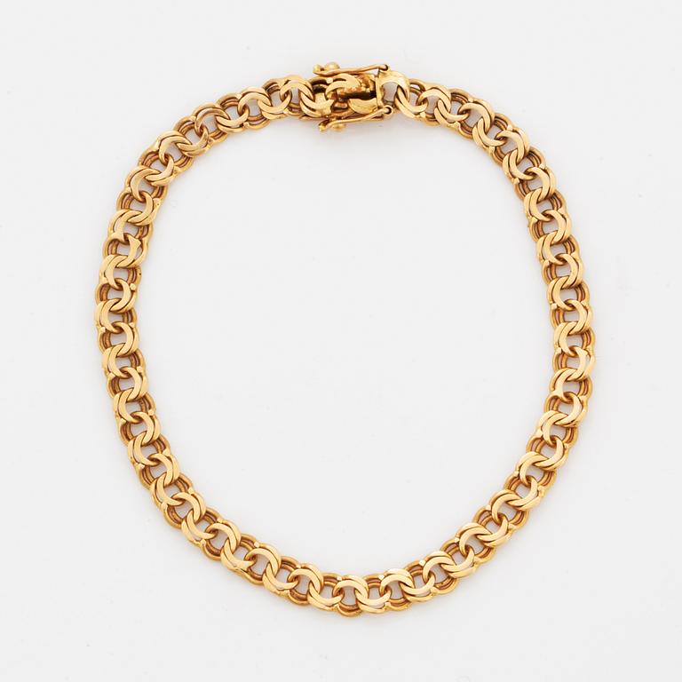 18K gold bracelet.