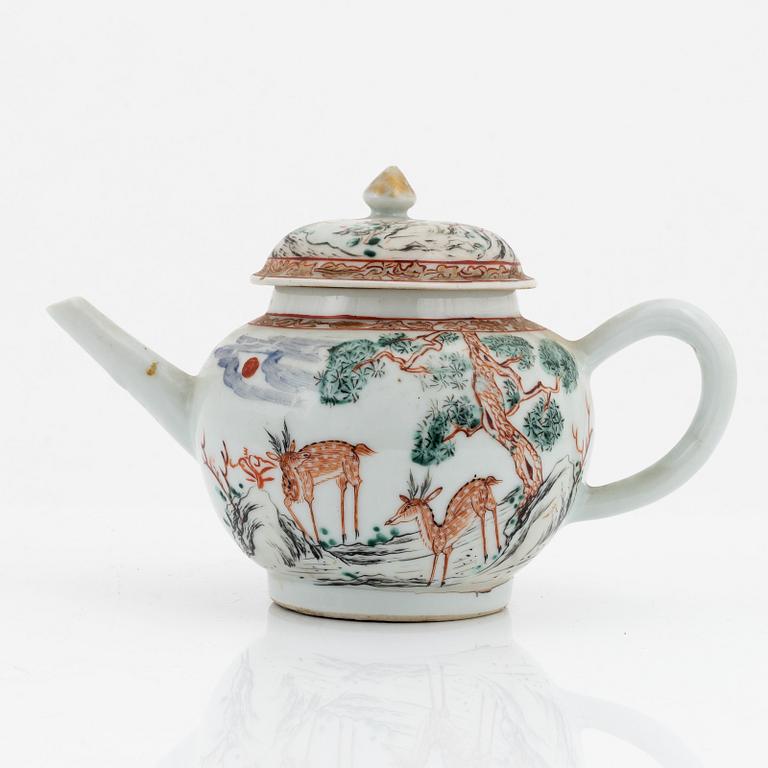 A porcelain tea set, China, 18th century.