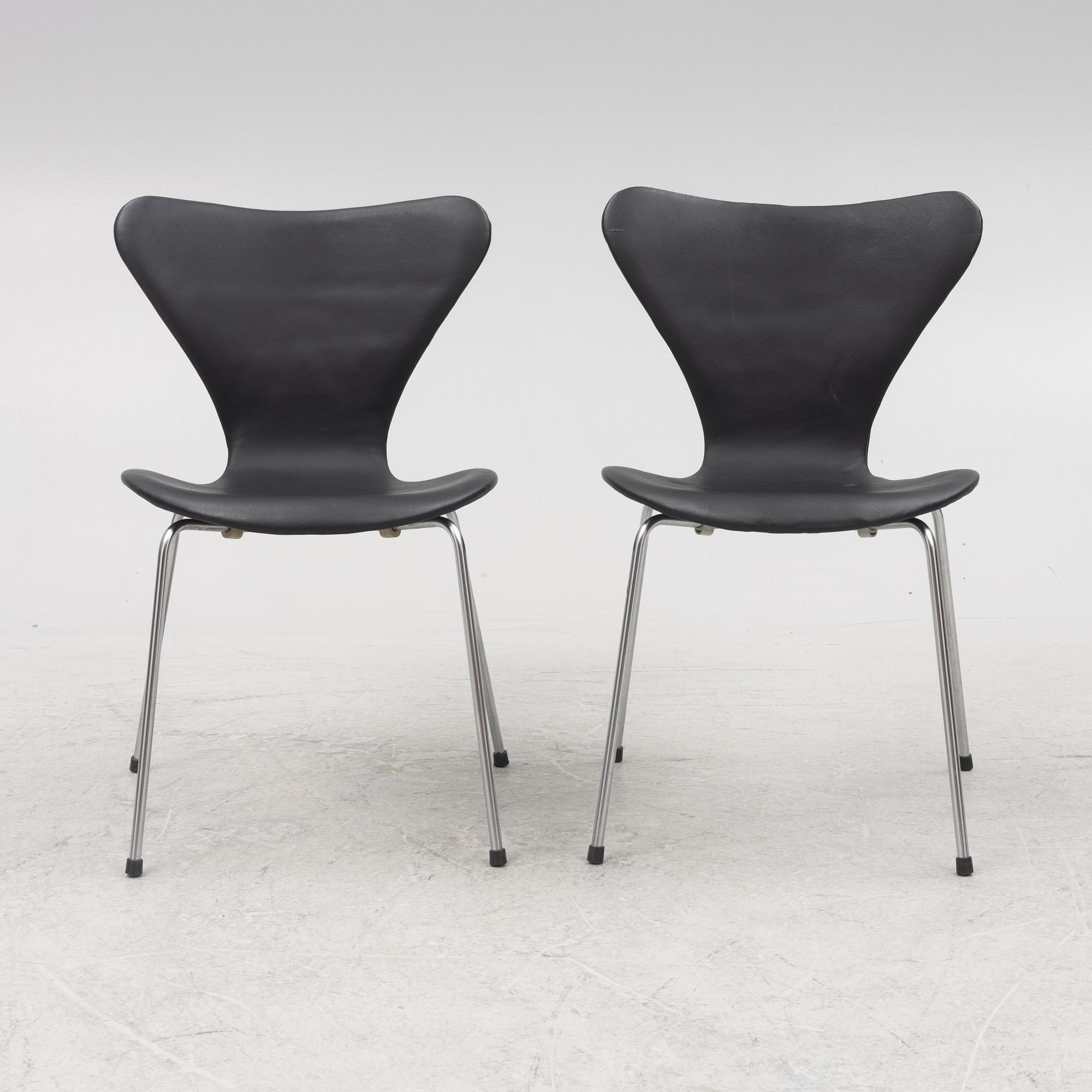Arne Jacobsen, six 'Series 7' chairs, Fritz Hansen, Denmark, 1967 and later.