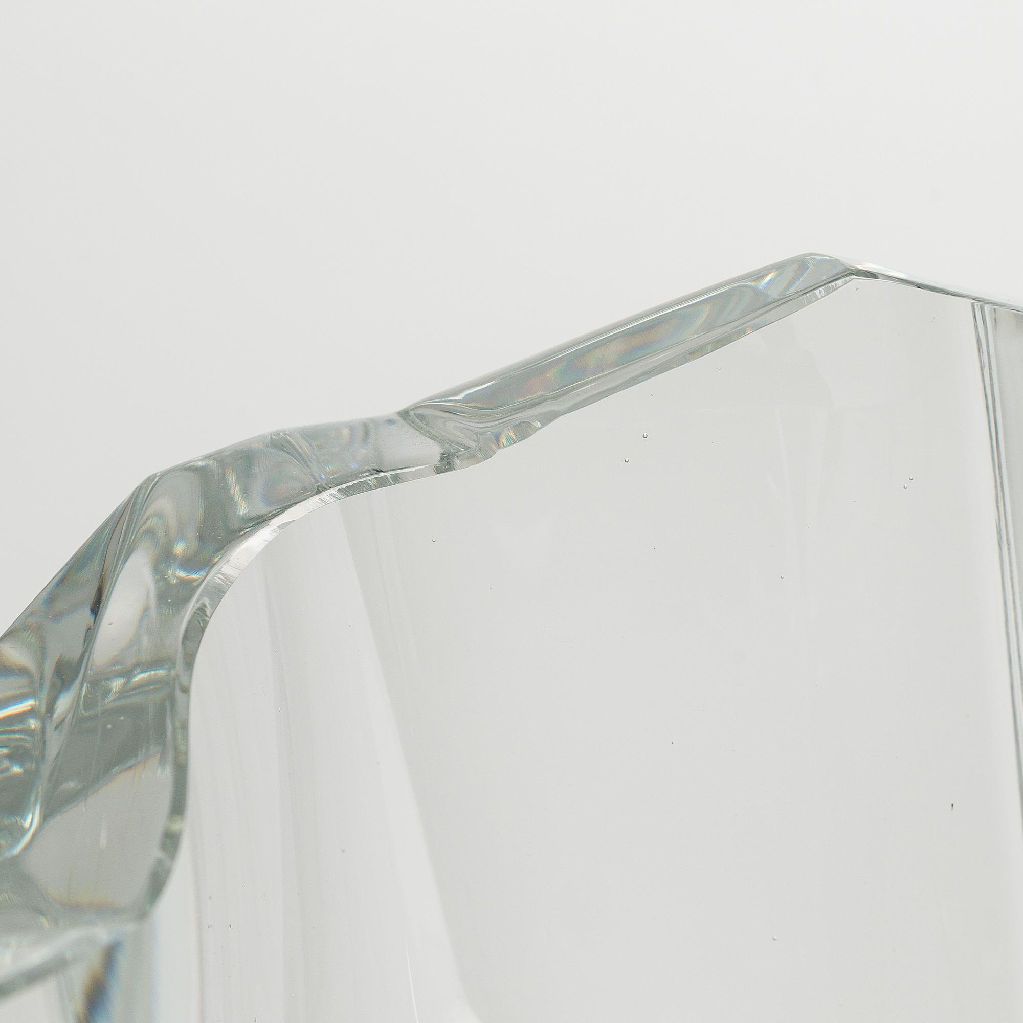 Tapio Wirkkala, vas, "Isberg", signerad Tapio Wirkkala 3825.