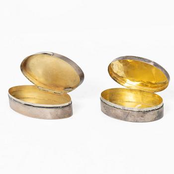 Two Swedish silver snuff boxes, Karlskrona, one with mark of Axel Gabriel Estberg, 1853.