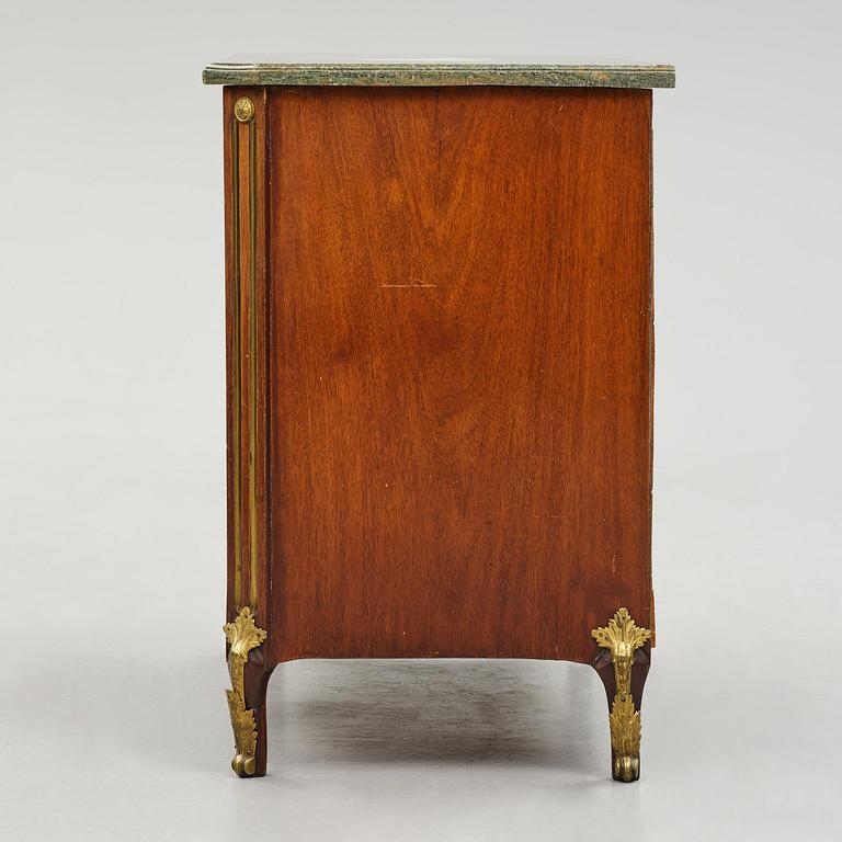 A Gustavian mahogany commode attributed to N. Dahlin (master in Stockholm 1761-87).
