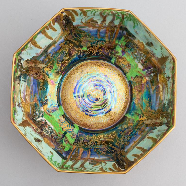 A Wedgewood "Fairyland lustre" porcelain bowl, first half of the 20th Century.