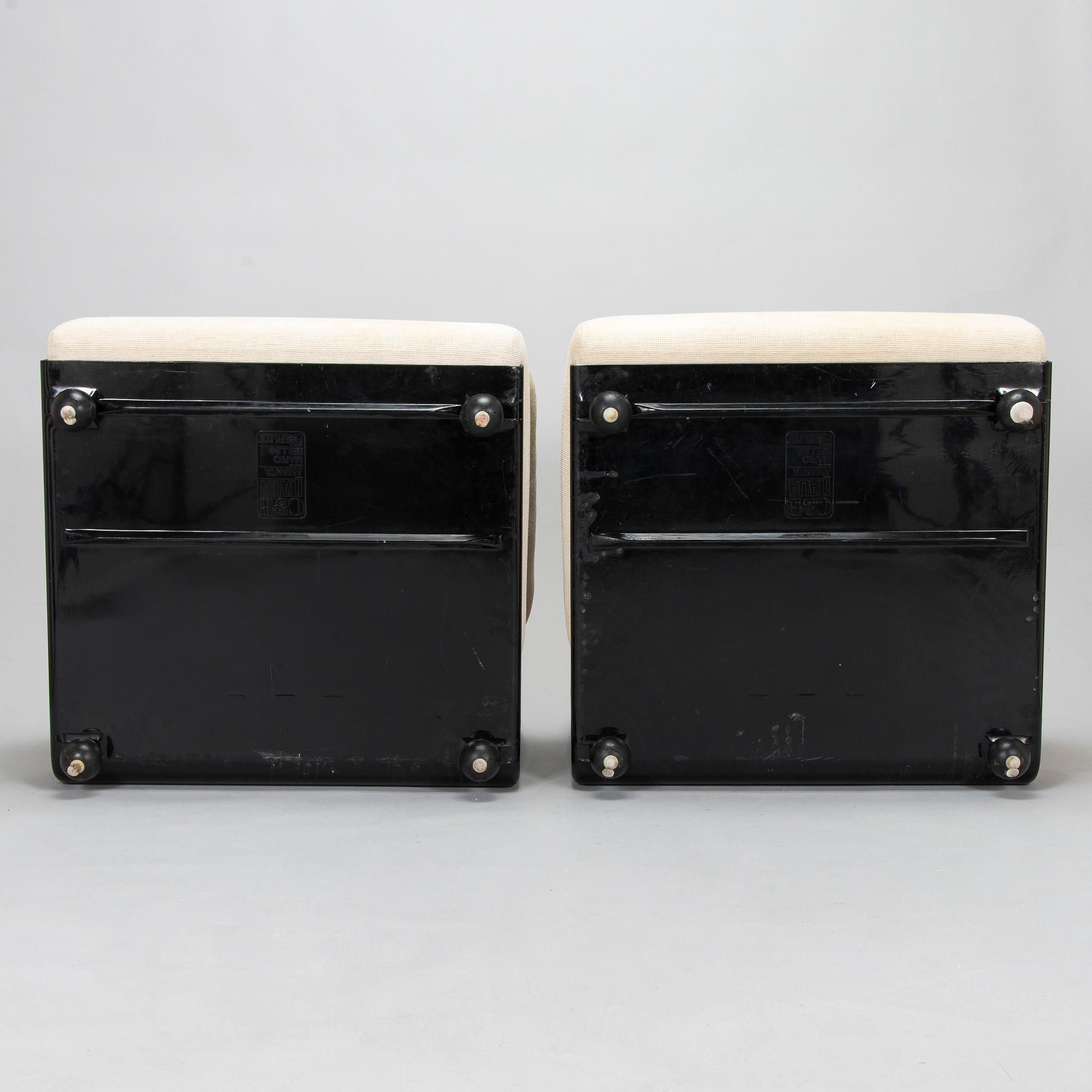 Mario Bellini, A pair of 'Amanta' armchairs for C&B Italia,  second half of the 20th century.