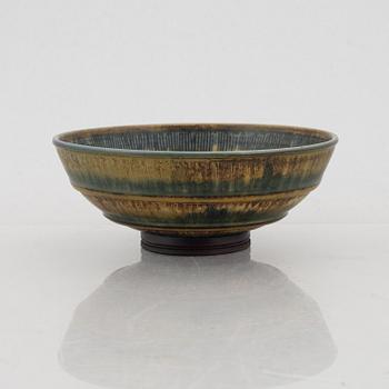 Wilhelm Kåge, a 'Farsta' stoneware bowl, Gustavsbergs Studio 1952.