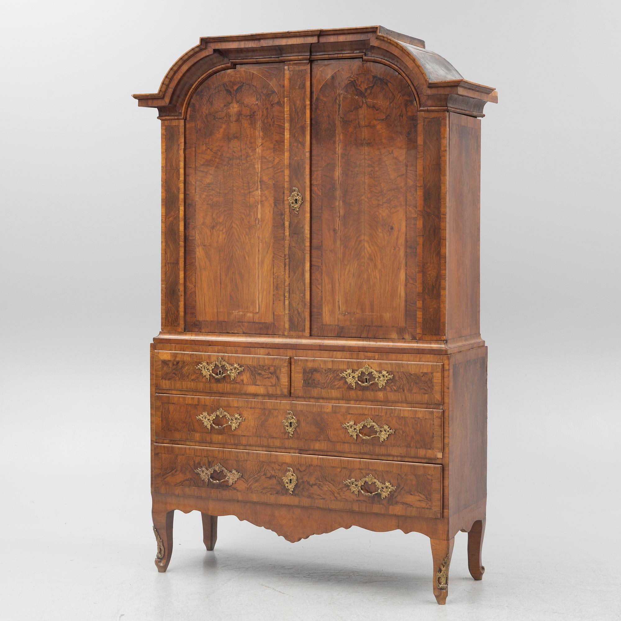 Salsskåp, 1700-talets andra hälft. Rokoko.