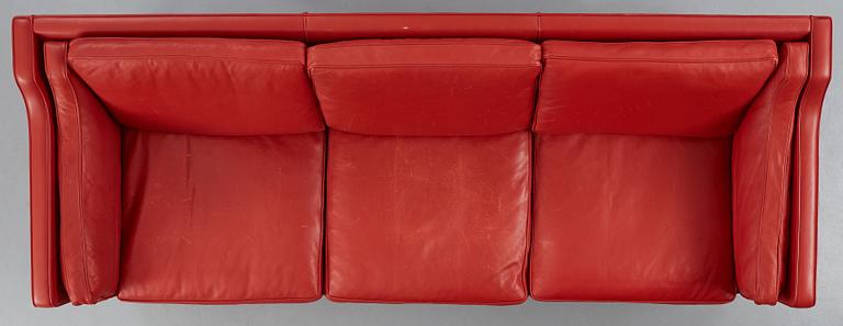 Børge Mogensen, a leather upholstered three-seated sofa, Fredericia Furniture, Denmark.